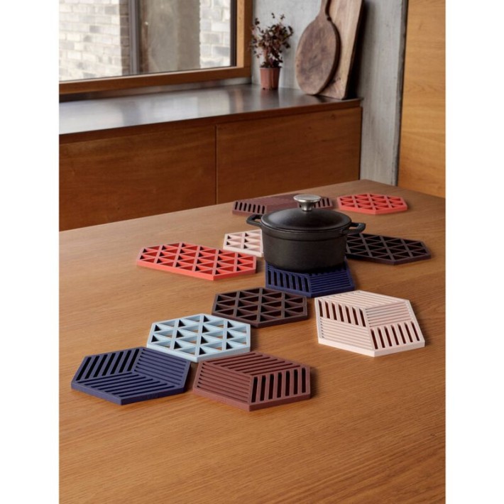 Zone Denmark Σουπλά Σιλικόνης για Ζεστά Σκεύη 16x14 εκ. - Hexagon Midnight