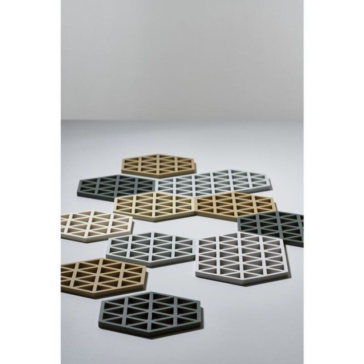 Zone Denmark Σουπλά Για Ζεστά Σκεύη Σιλικόνης 24x14 - Triangles Warm Grey