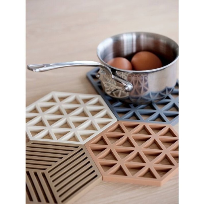 Zone Denmark Σουπλά Σιλικόνης για Ζεστά Σκεύη 24x14 εκ. - Triangles Kalamata